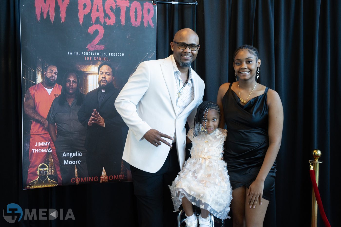Guest with his daughters at the premiere